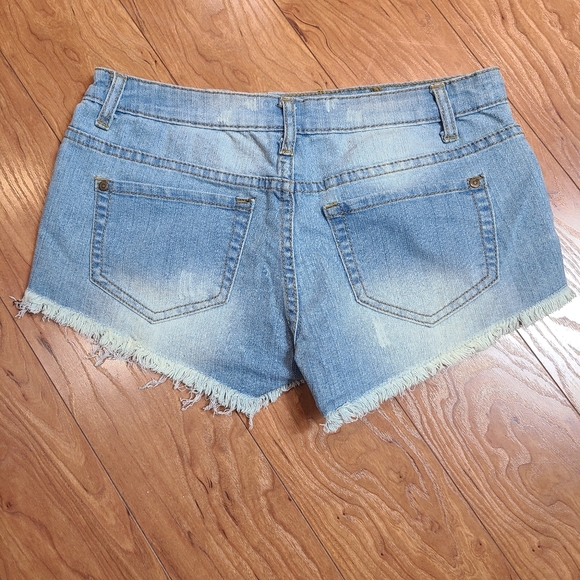 London low rise distressed jean shorts - Picture 4 of 7